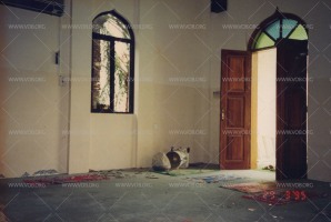 تخريب المساجد والمأتم وإنتهاك حرمتها من قبل مرتزقة النظام الخليفي خلال الانتفاضة الدستورية 1994-1999